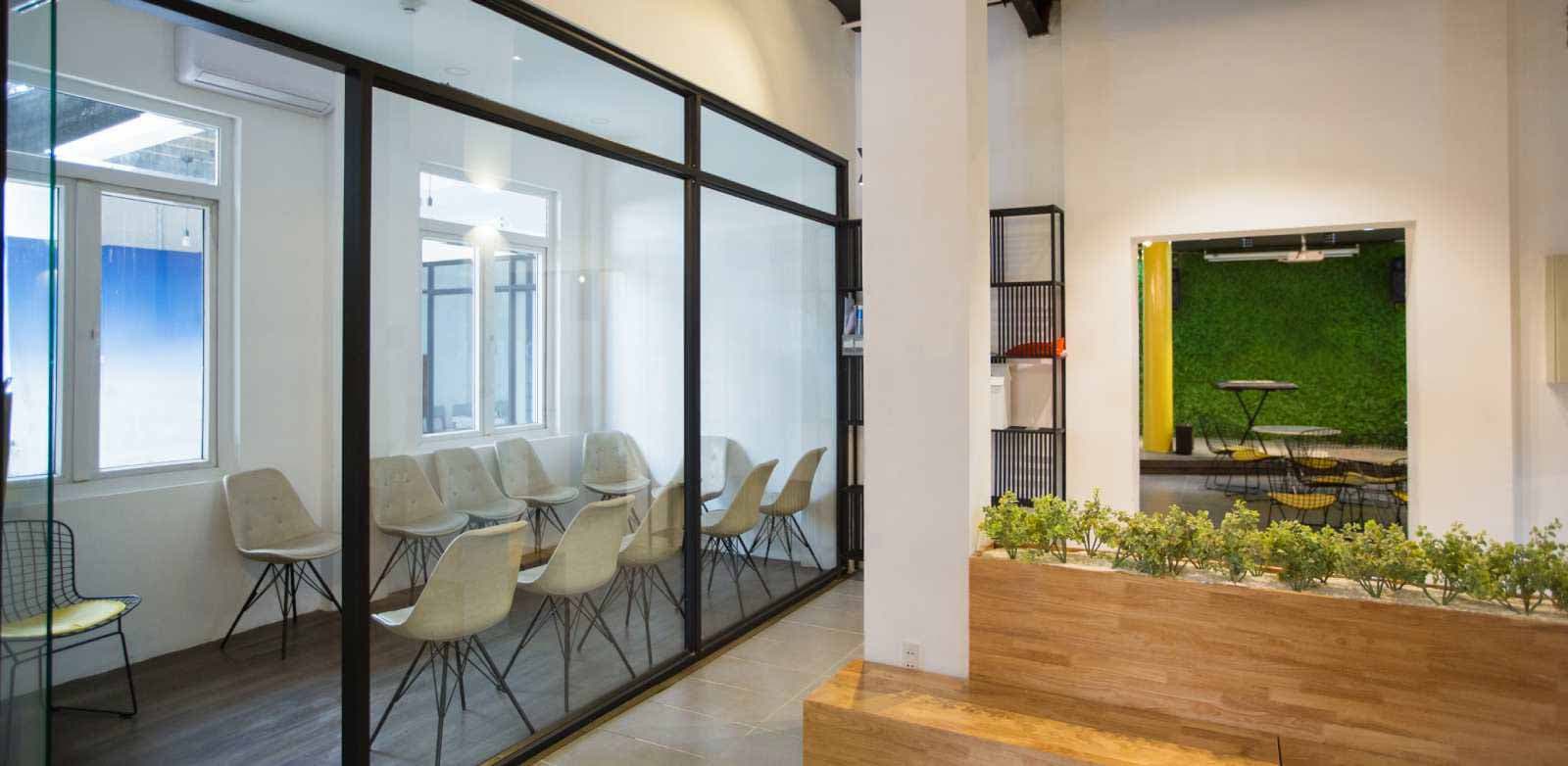 Perth Glass Services Hero Background