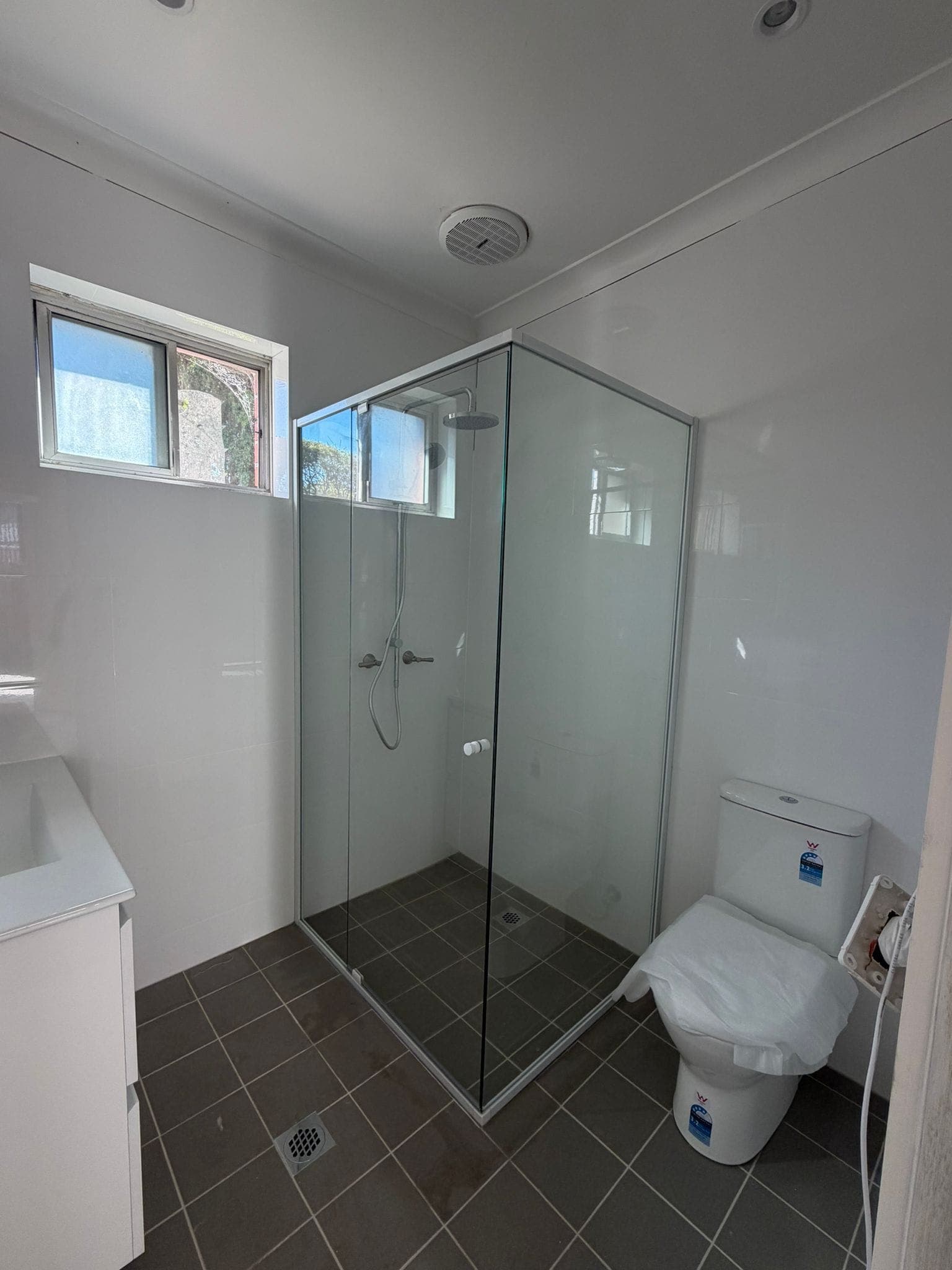 Shower Screens & Splashbacks in Glenwood