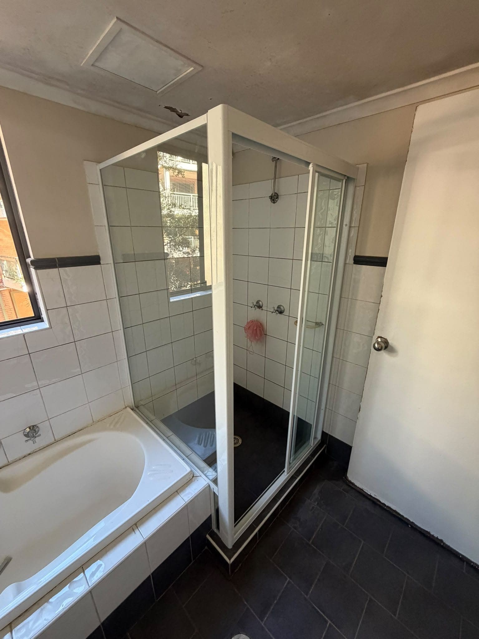 Shower Screens & Splashbacks in Lidcombe