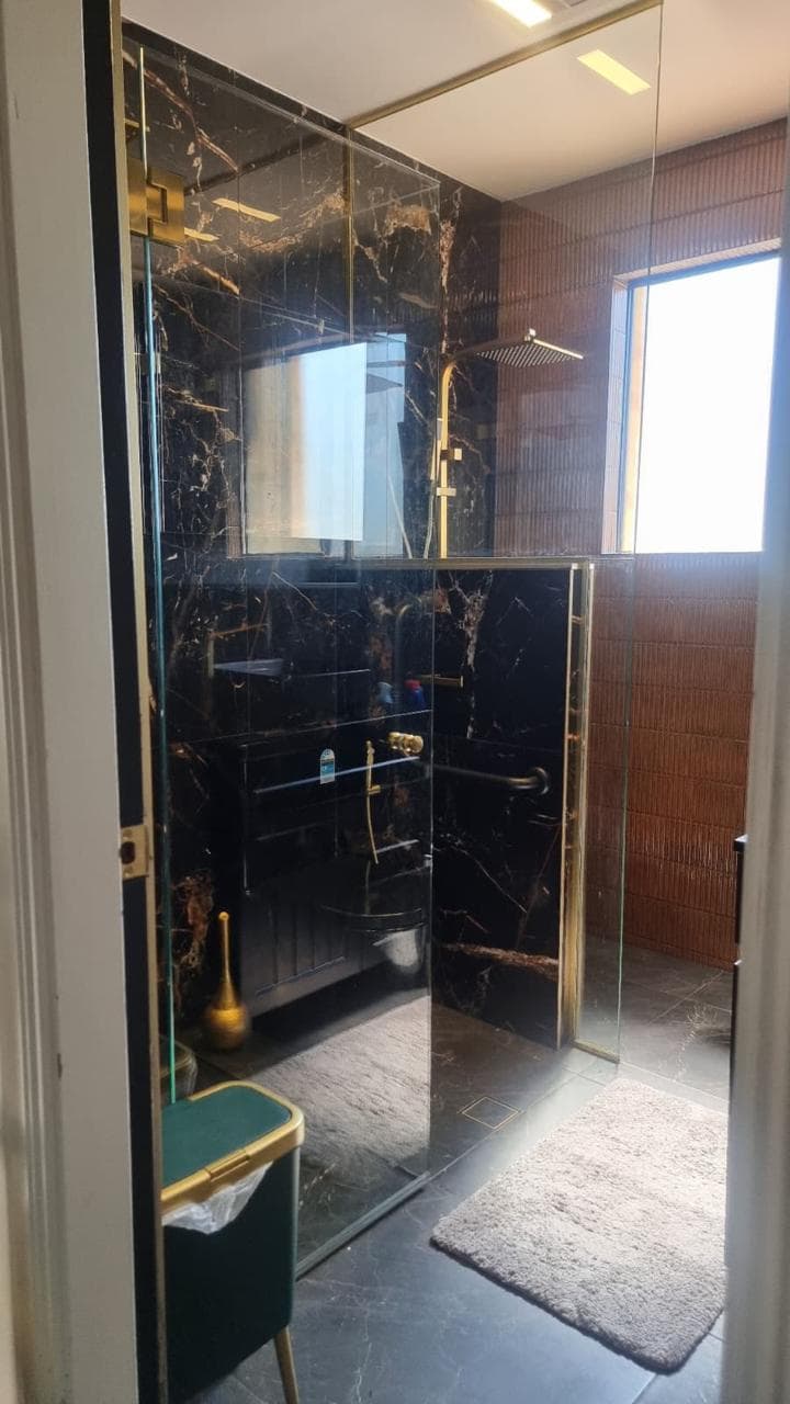 glass shower screen