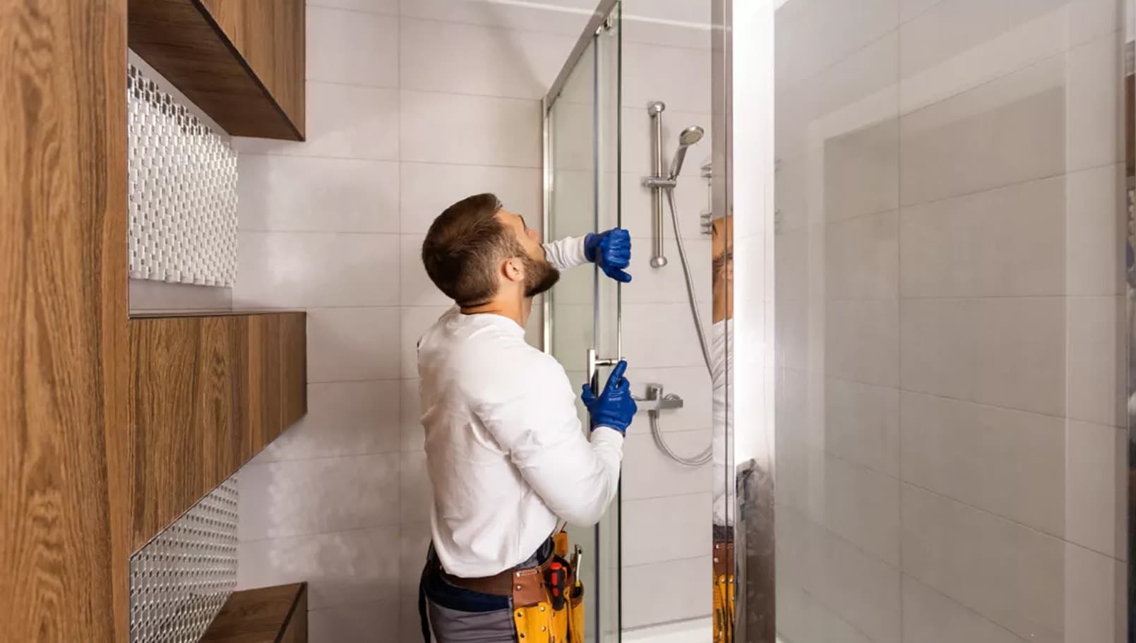 DIY vs. Professional Shower Screen Replacement: Which is the Best Option?