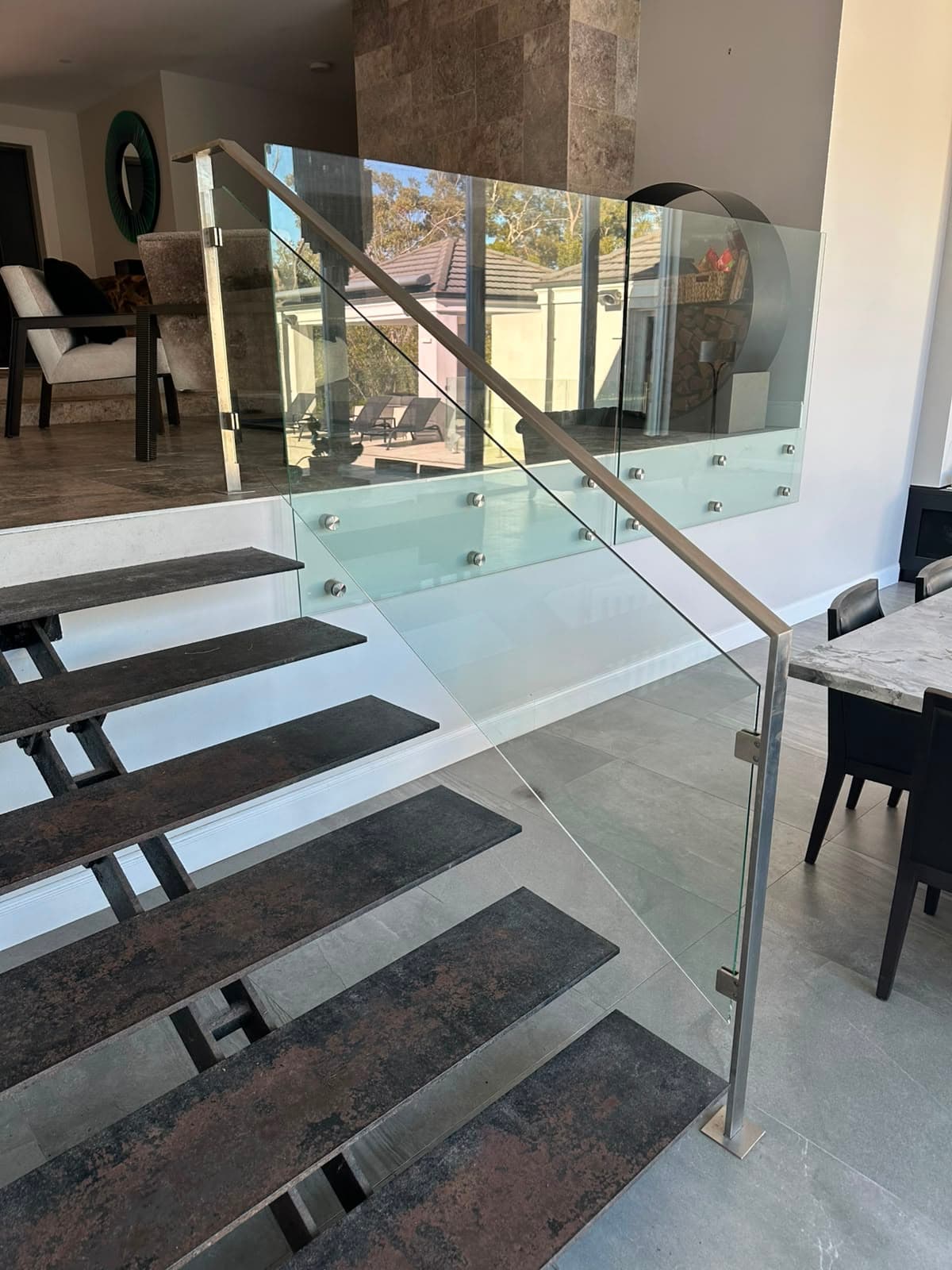 glass pool fence