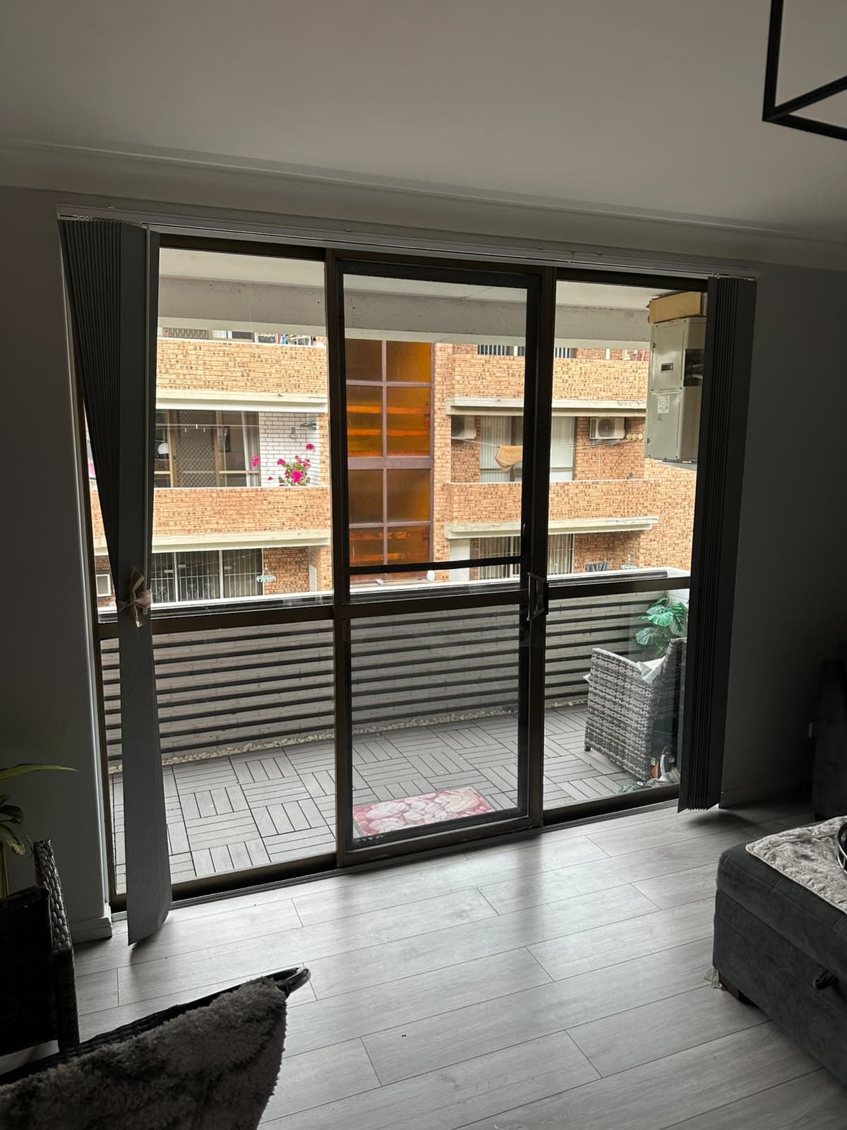 Sliding door
